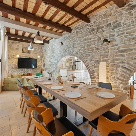 Casa de Férias Bardelours 1 Charming House With Swimming Pool In The Heart Of The Pic Sa *