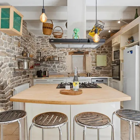 Bardelours 1 Charming House With Swimming Pool In The Heart Of The Pic Sa