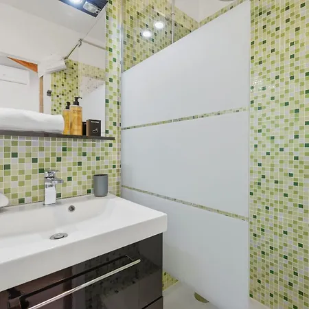 Bardelours 1 Charming House With Swimming Pool In The Heart Of The Pic Sa Saint-Bauzille-de-Montmel